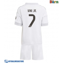 Fotballdrakt Barn Real Madrid Vinicius Junior #7 Hjemmedraktsett 2025-26 Kortermet (+ Korte bukser)